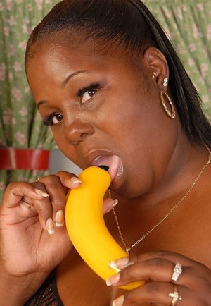 18 year old Brooke Lynn giving and receiving oral sex before facial cumshot